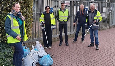 citribel-employees-cleaning-street